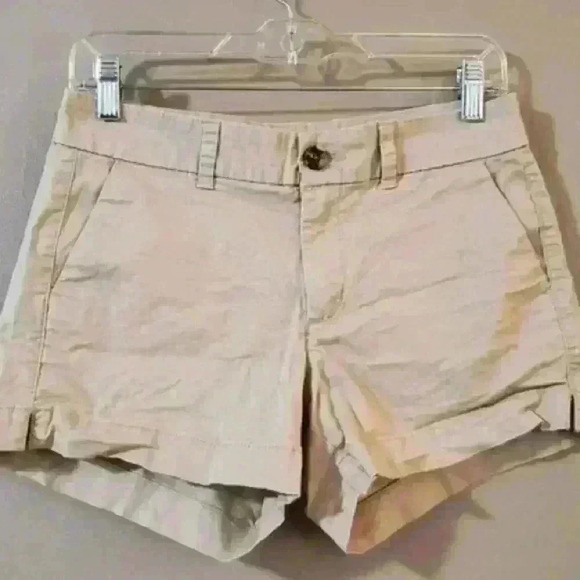 Old Navy Pants - Relaxed Mid-Rise Everyday Shorts 🩳